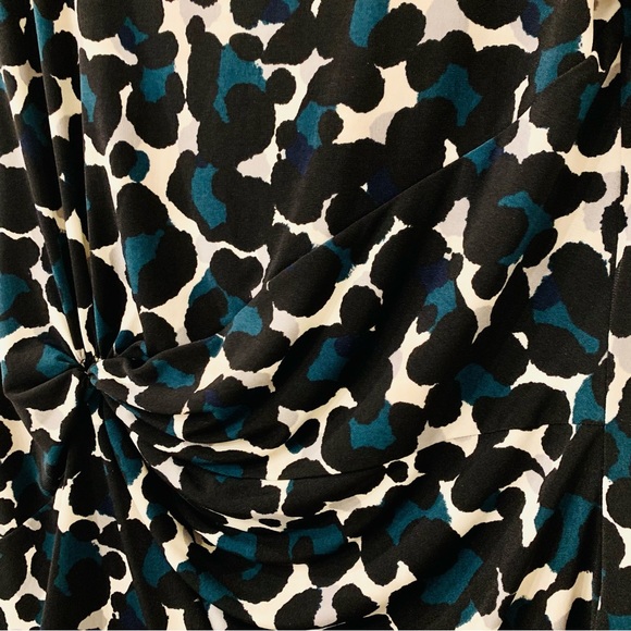 DKNY | Size Medium Womens blouse leopard print - Picture 4 of 10